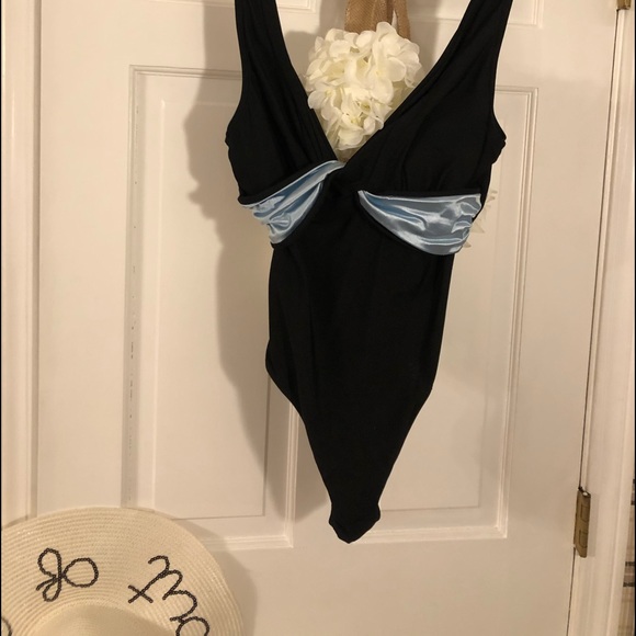 Women’s Sexy Black Swimsuit - Picture 8 of 10